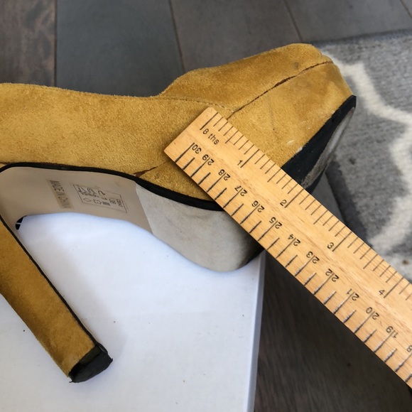Chelsea Crew mustard suede pumps. Size 38 - Picture 6 of 6